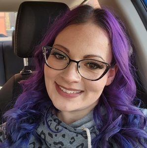 Meet your Posher, Crystal